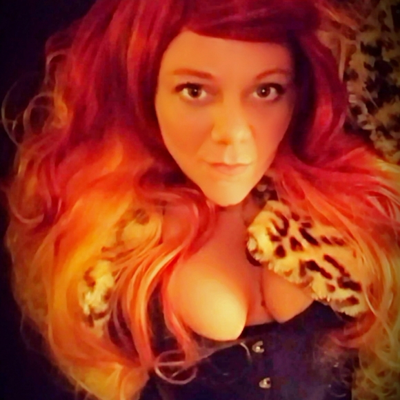 Meet your Posher, Amanda - Picture 3 of 16